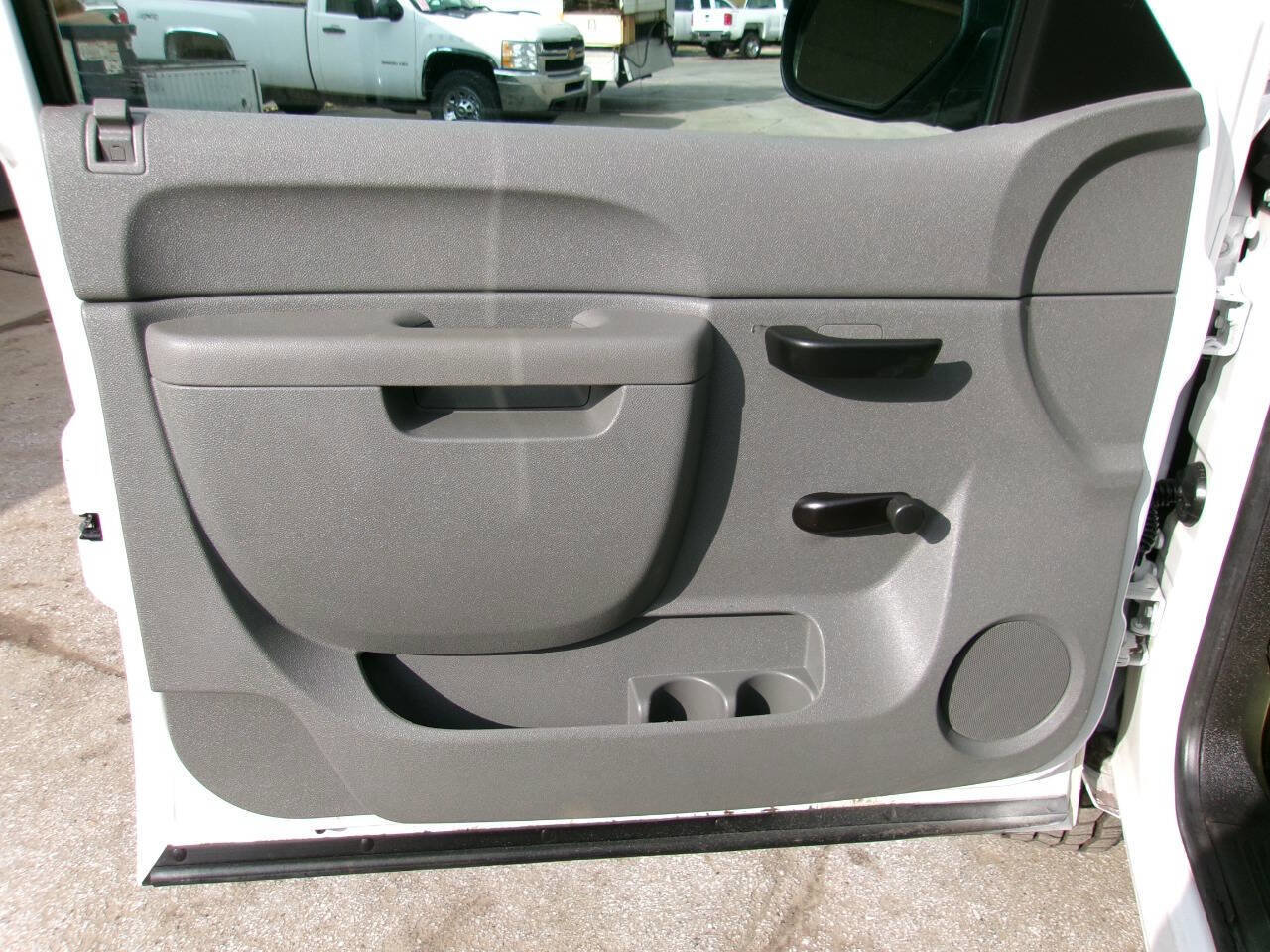 Used 2012 Chevrolet Silverado 2500 W/T w/ Snow Plow Prep Package image 15