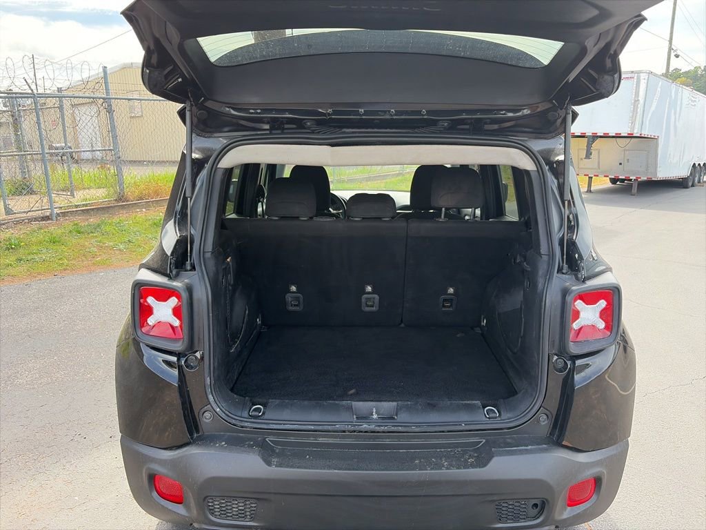 Used 2021 Jeep Renegade Latitude image 10