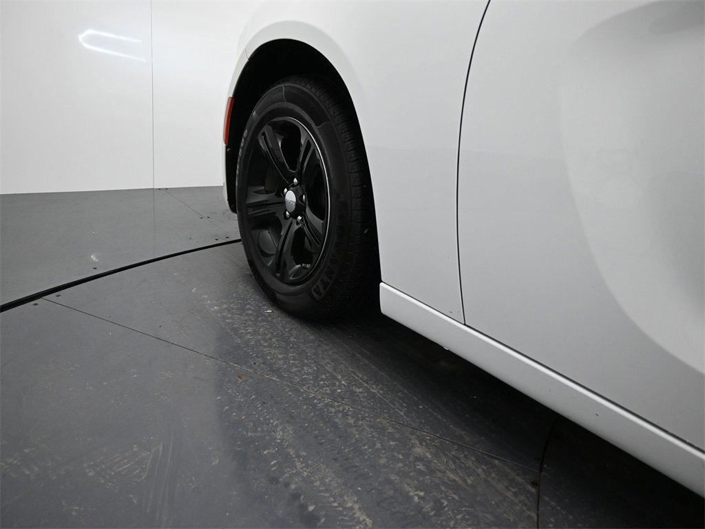 Used 2022 Dodge Charger SXT image 11