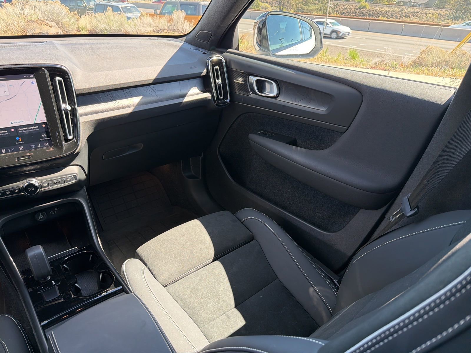 Used 2023 Volvo XC40 Recharge Ultimate w/ Protection Package Premier AWD/4WD image 13