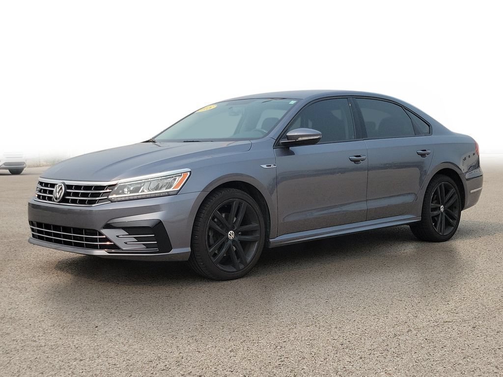 Used 2018 Volkswagen Passat 2.0T FWD image 2