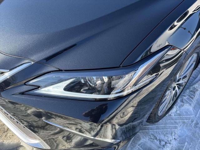 Used 2021 Lexus ES 300h w/ Premium Package image 7