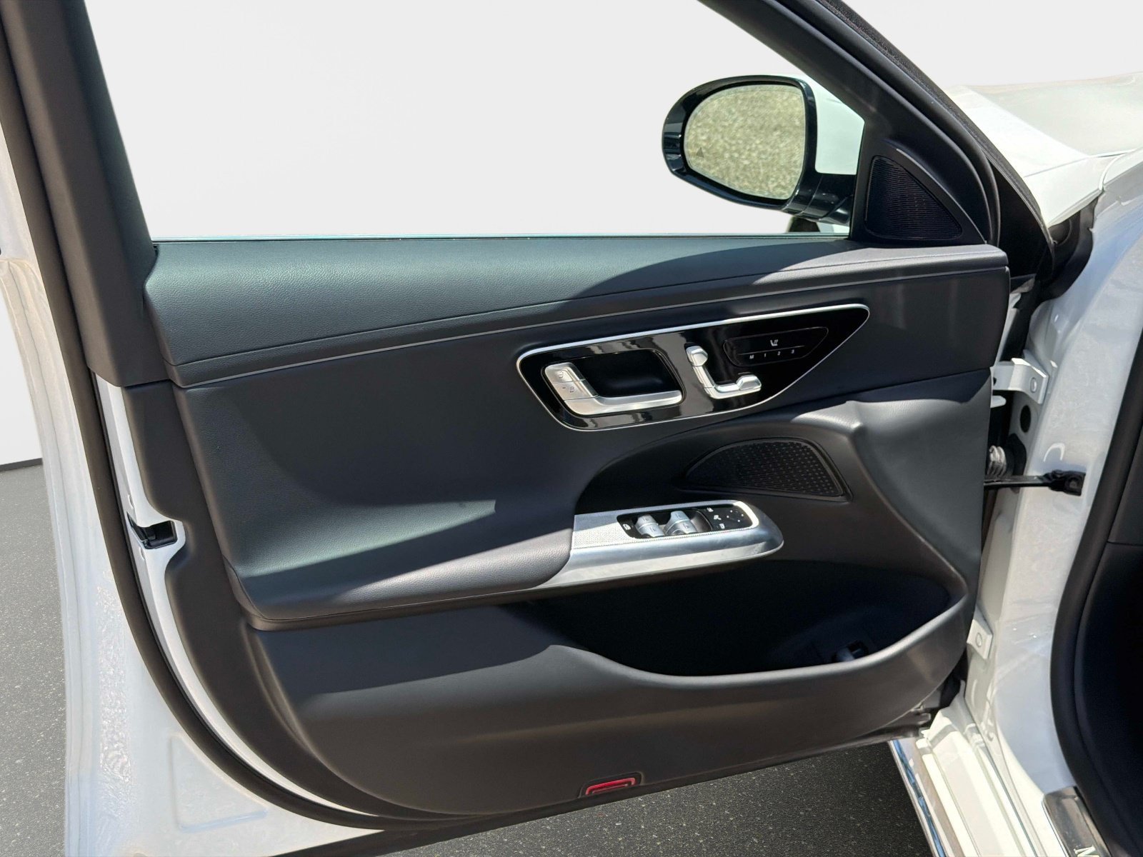 Used 2025 Mercedes-Benz E 350 Sedan image 16