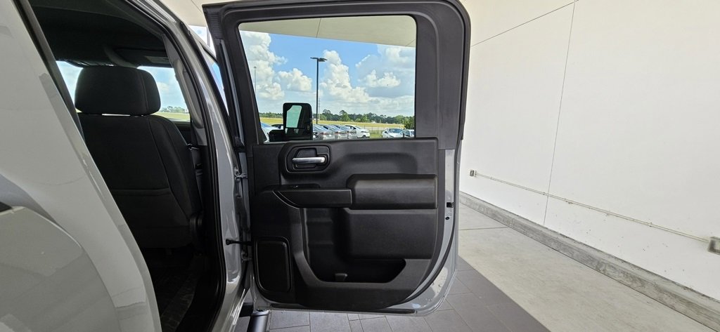 Used 2025 Chevrolet Silverado 2500 Custom w/ Custom Value Package image 19