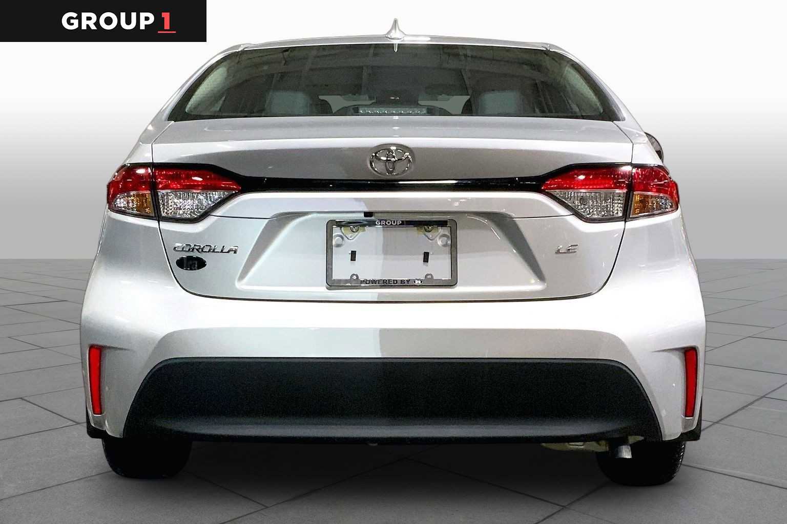 Certified 2025 Toyota Corolla LE FWD image 5