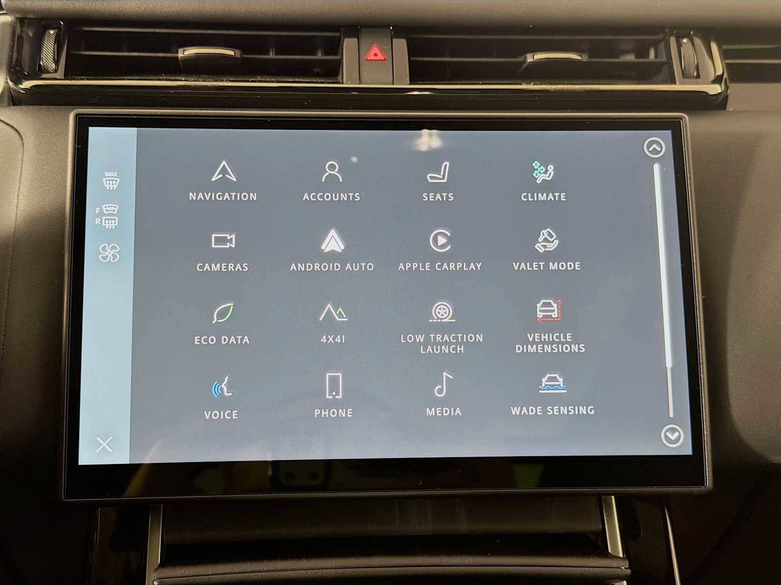 Used 2026 Land Rover Range Rover Velar Dynamic SE AWD/4WD image 14