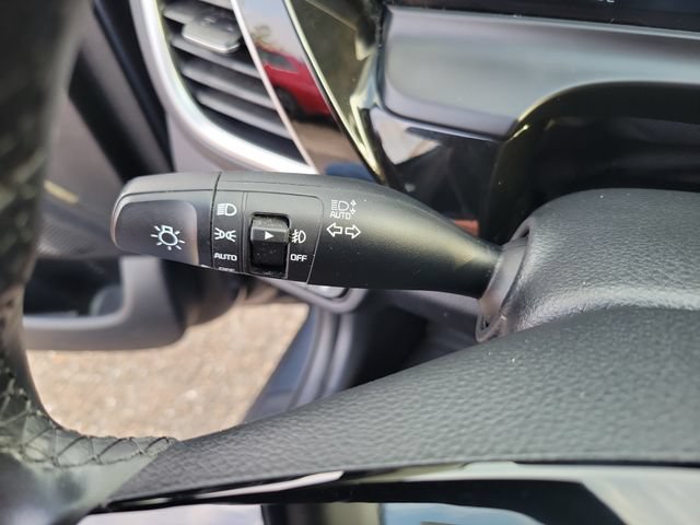 Used 2025 Kia Seltos S FWD image 26