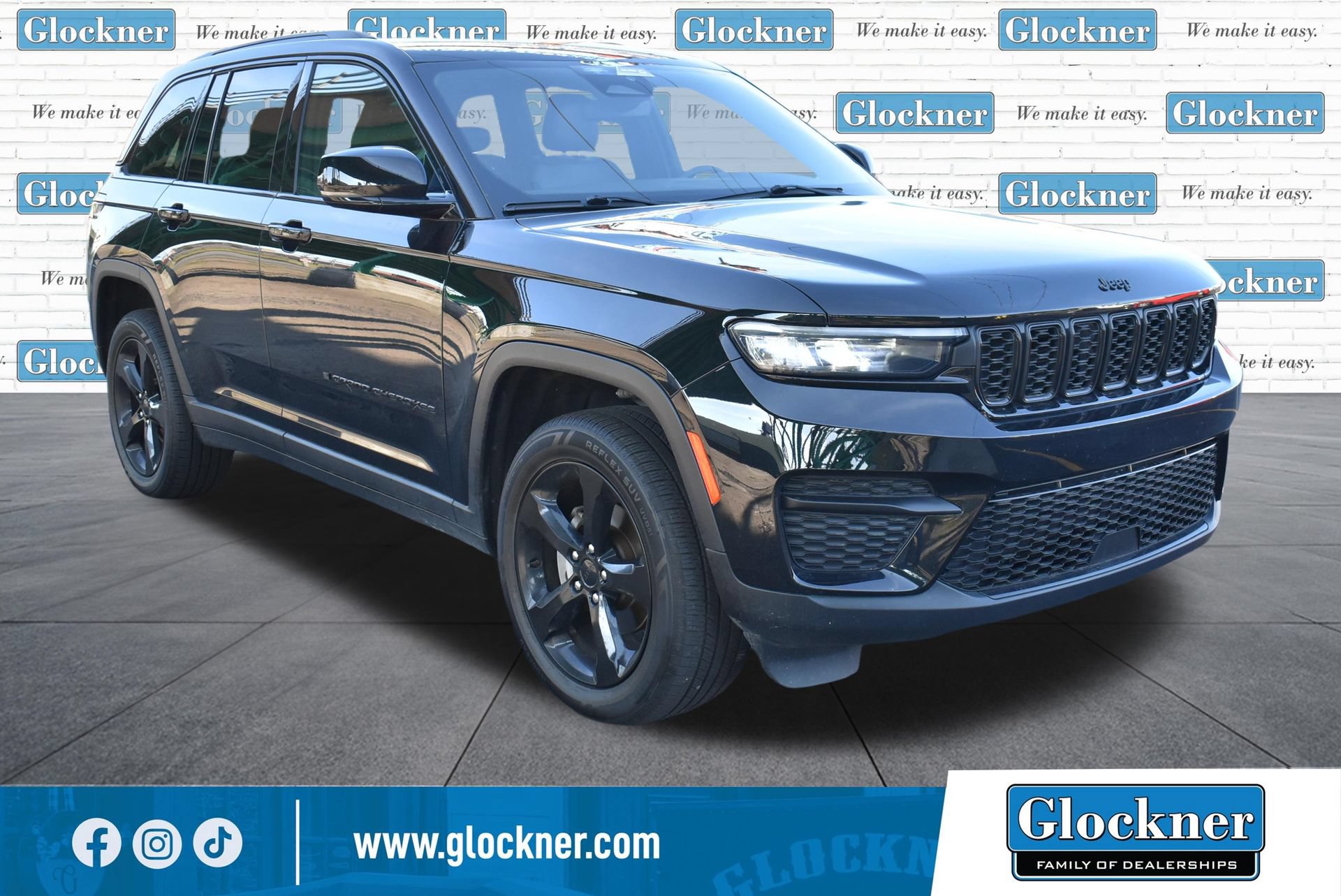 Used 2023 Jeep Grand Cherokee Altitude AWD/4WD image 3