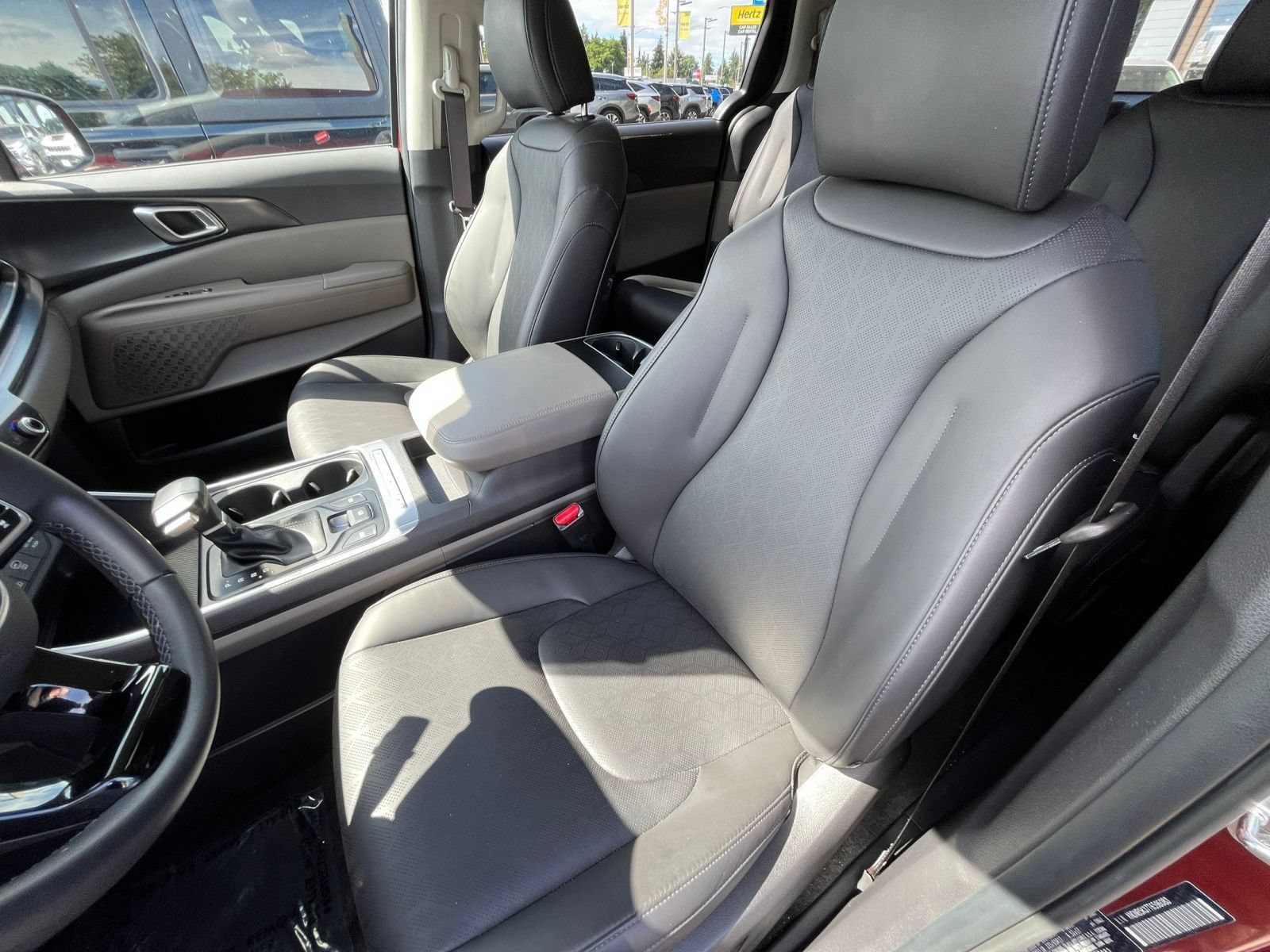 Used 2026 Kia Carnival FWD image 39
