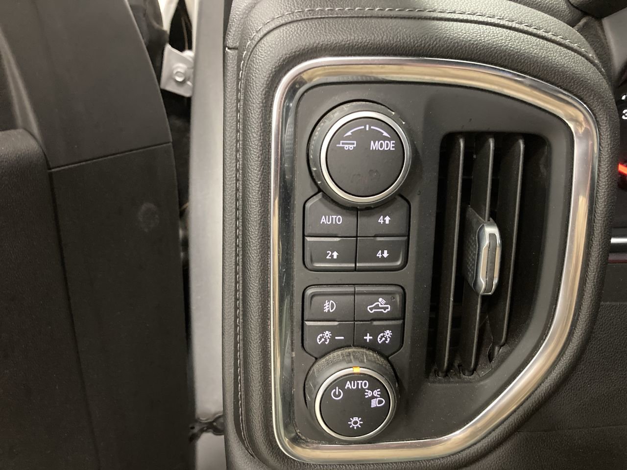 Used 2020 Chevrolet Silverado 1500 RST w/ All-Star Edition AWD/4WD image 15