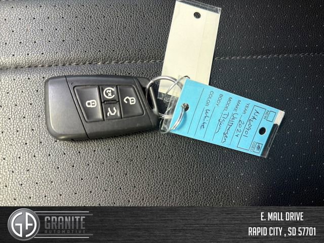 Used 2024 Volkswagen Tiguan SE w/ Panoramic Sunroof Package image 29