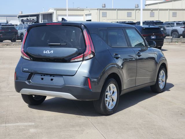 Used 2025 Kia Soul LX FWD image 7