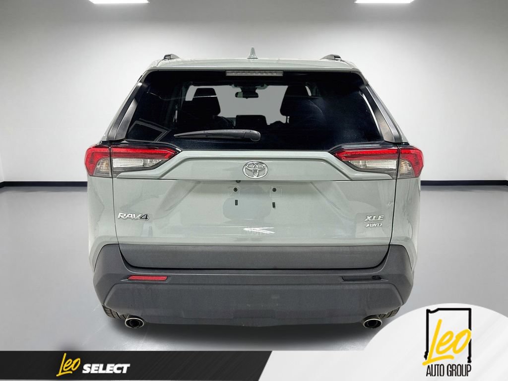 Used 2021 Toyota RAV4 XLE w/ Convenience Package AWD/4WD image 9