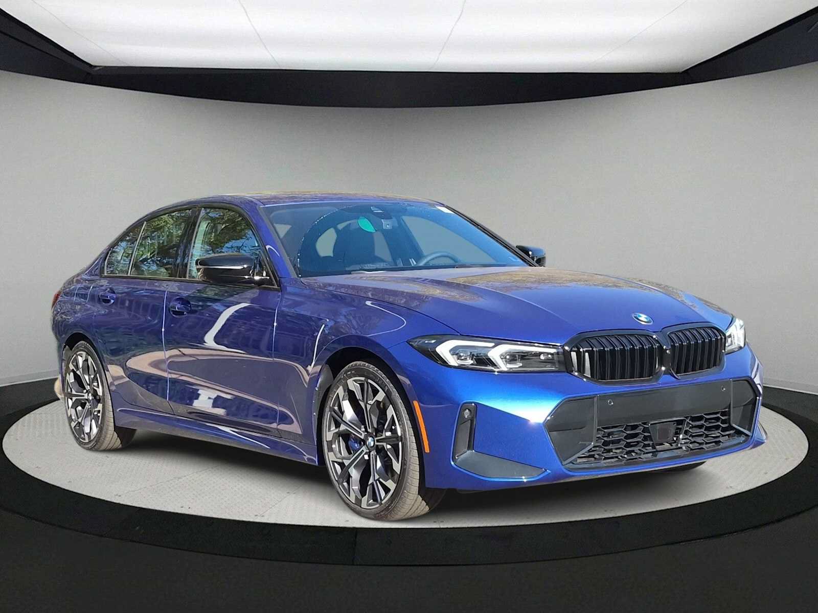 New 2026 BMW 330i xDrive Sedan w/ M Sport Package AWD/4WD image 2