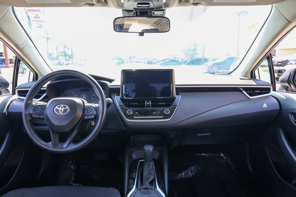 Used 2025 Toyota Corolla LE FWD image 22