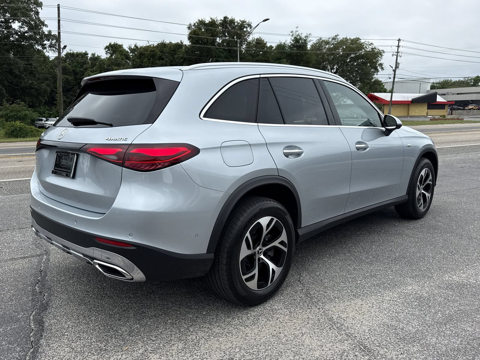Certified 2025 Mercedes-Benz GLC 350e 4MATIC image 5