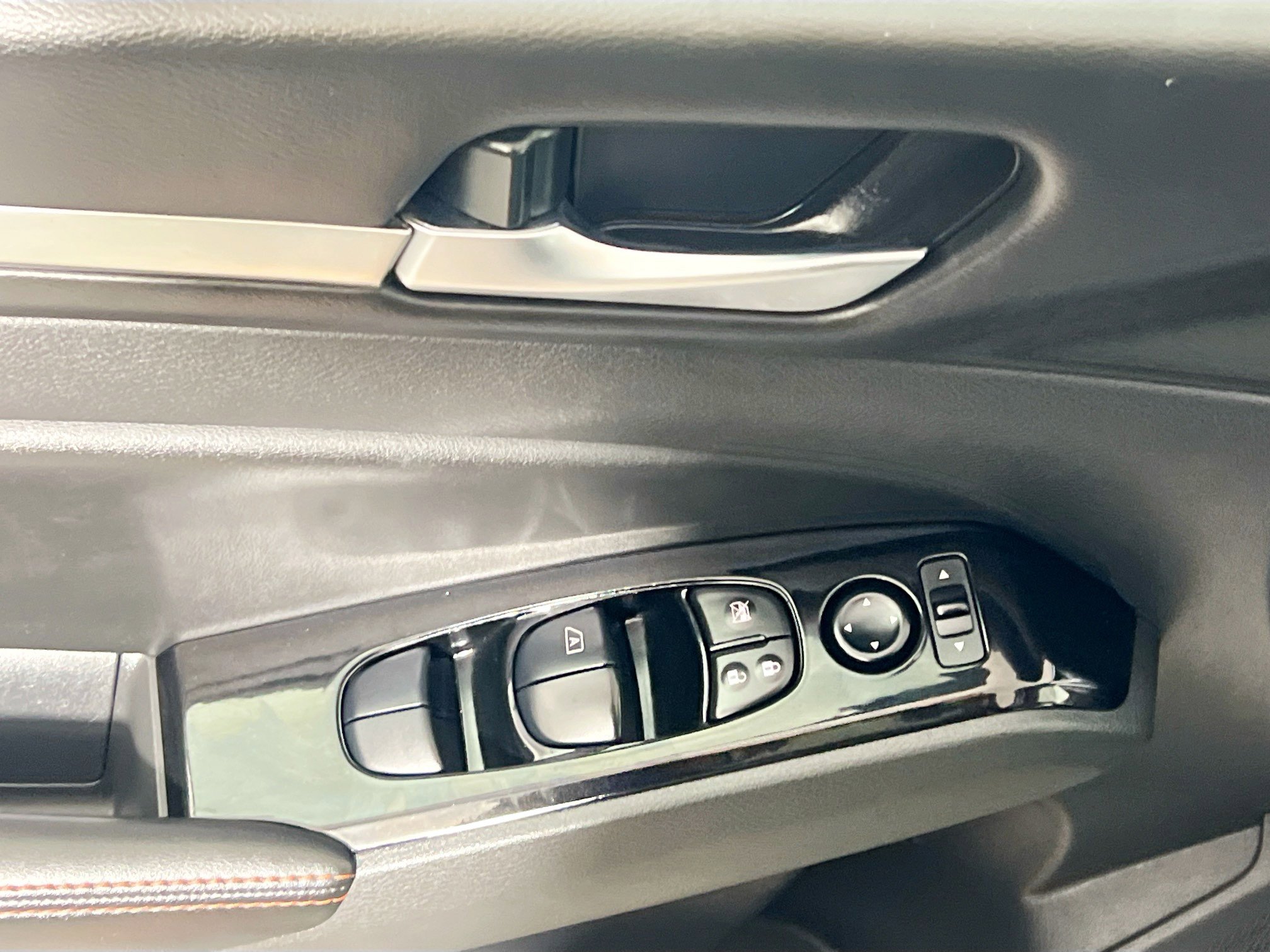 Used 2024 Nissan Altima 2.5 SR image 16