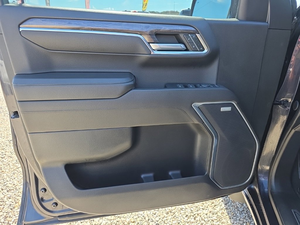 Used 2022 Chevrolet Silverado 1500 LTZ w/ Technology Package image 9