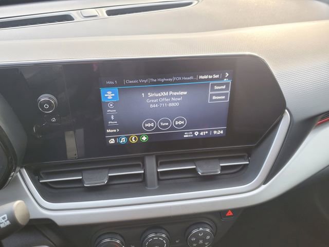 Certified 2024 Chevrolet Trax RS w/ Sunroof Package image 27