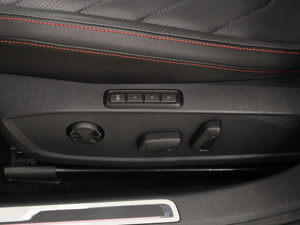 Used 2025 Volkswagen Jetta GLI Autobahn FWD image 13