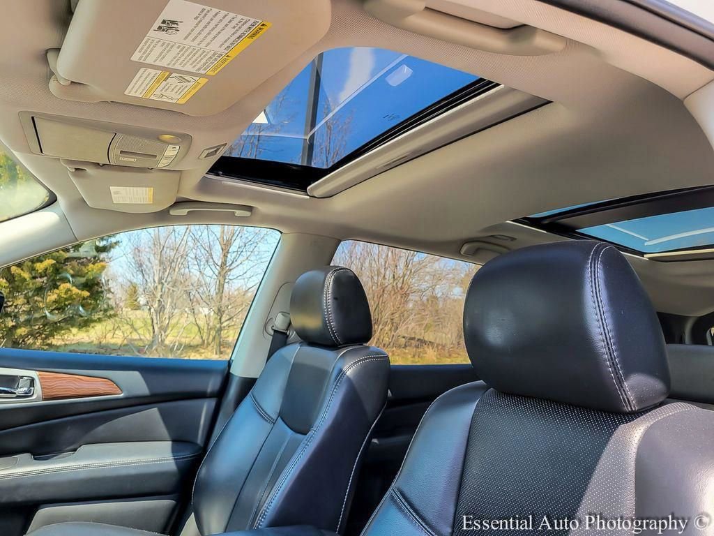Used 2017 Nissan Pathfinder Platinum image 8