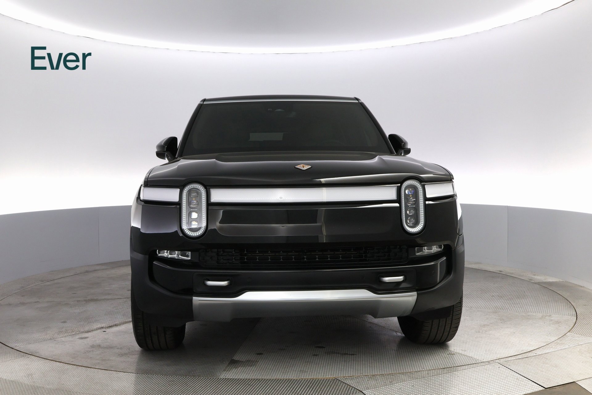 Used 2024 Rivian R1S Adventure image 3