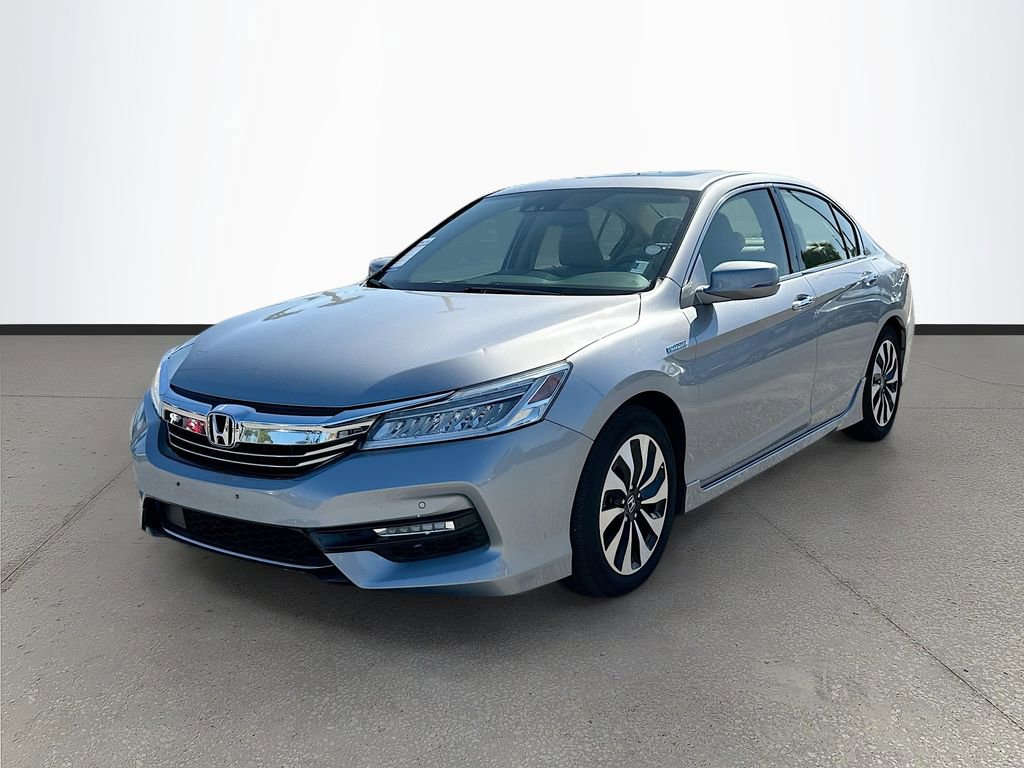 Used 2017 Honda Accord Touring image 3