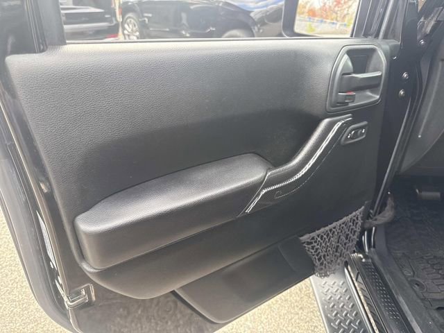 Used 2016 Jeep Wrangler Unlimited Sahara w/ Dual Top Group image 18