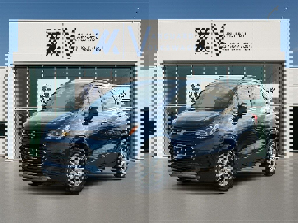 Used 2019 Chevrolet Trax LT w/ LT Convenience Package image 1