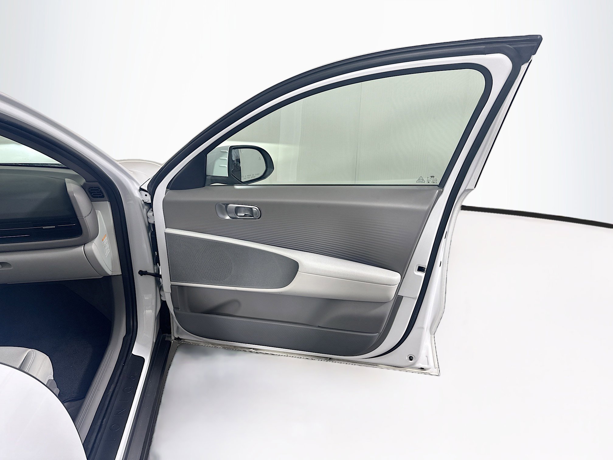 Used 2024 Hyundai Ioniq 6 SEL RWD image 34