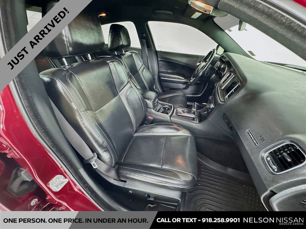 Used 2019 Dodge Charger SXT w/ Leather Interior Group image 27