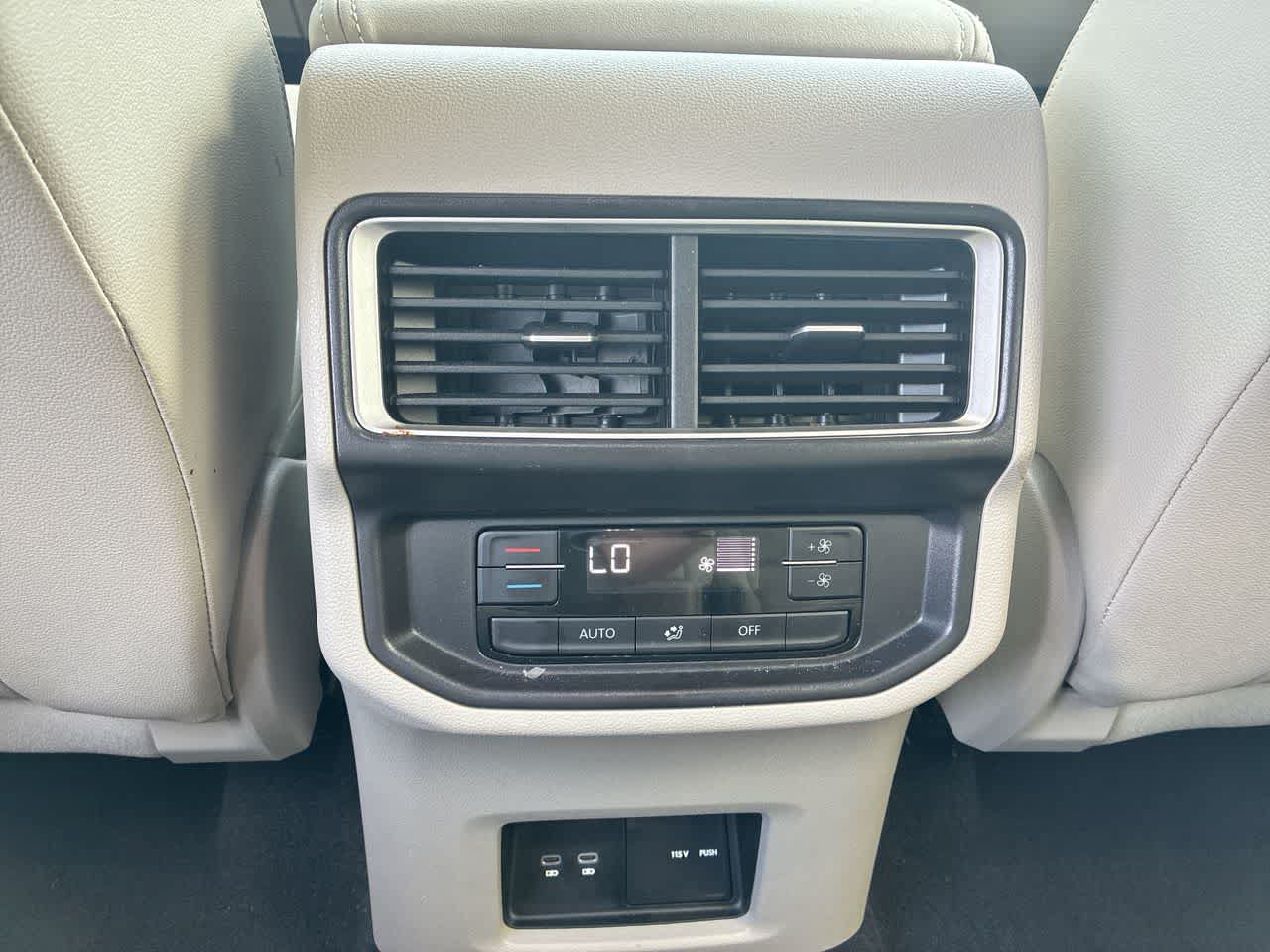 Used 2026 Volkswagen Atlas SE FWD image 20