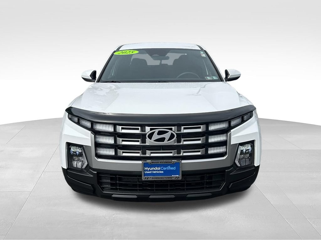 Used 2025 Hyundai Santa Cruz SE AWD/4WD image 2
