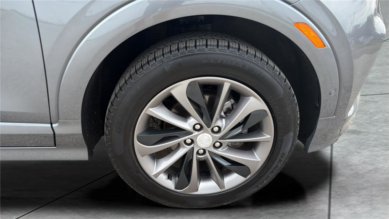 Used 2020 Buick Encore GX Essence w/ Experience Buick Package image 24