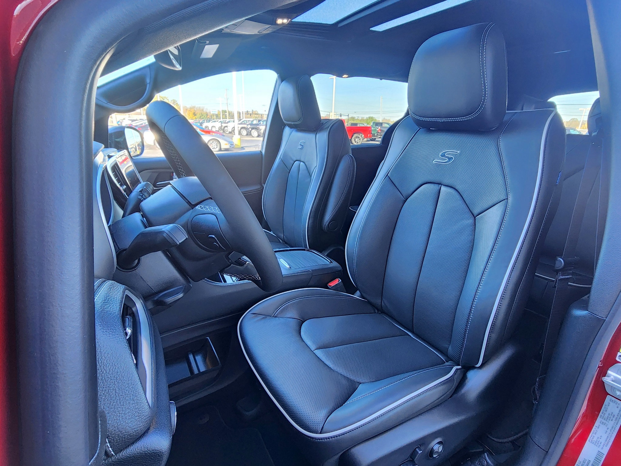 New 2027 Chrysler Pacifica Limited FWD image 20