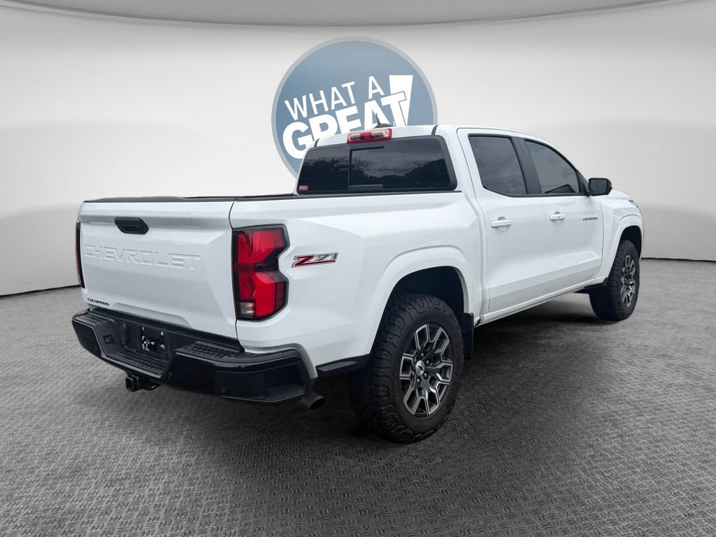Certified 2024 Chevrolet Colorado Z71 w/ Z71 Convenience Package 2 AWD/4WD image 3