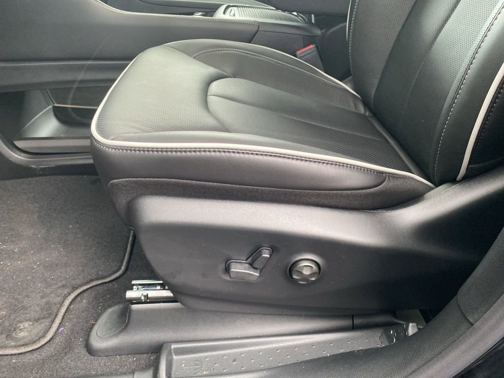 New 2026 Chrysler Pacifica Limited w/ S Appearance Package image 22