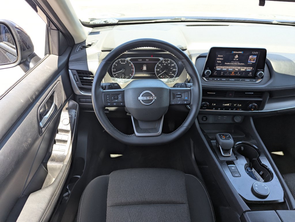 Used 2025 Nissan Rogue SV AWD/4WD image 27