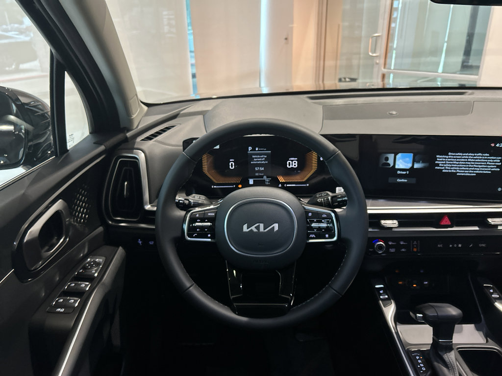 Used 2025 Kia Sorento EX w/ Panoramic Sunroof Package image 15