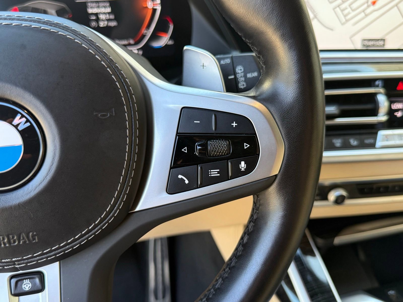 Used 2022 BMW X7 xDrive40i w/ M Sport Package image 28