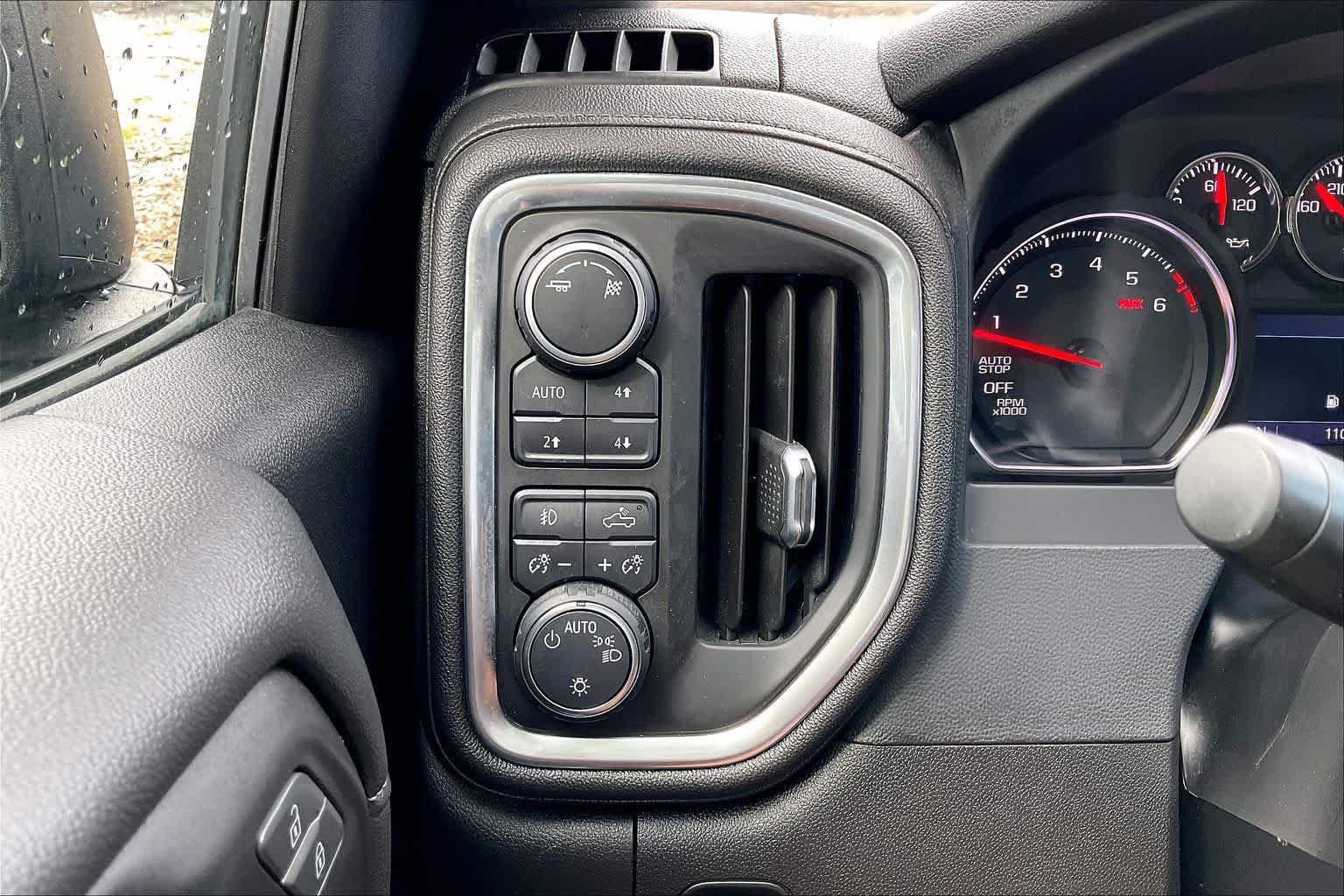 Used 2019 Chevrolet Silverado 1500 RST AWD/4WD image 32