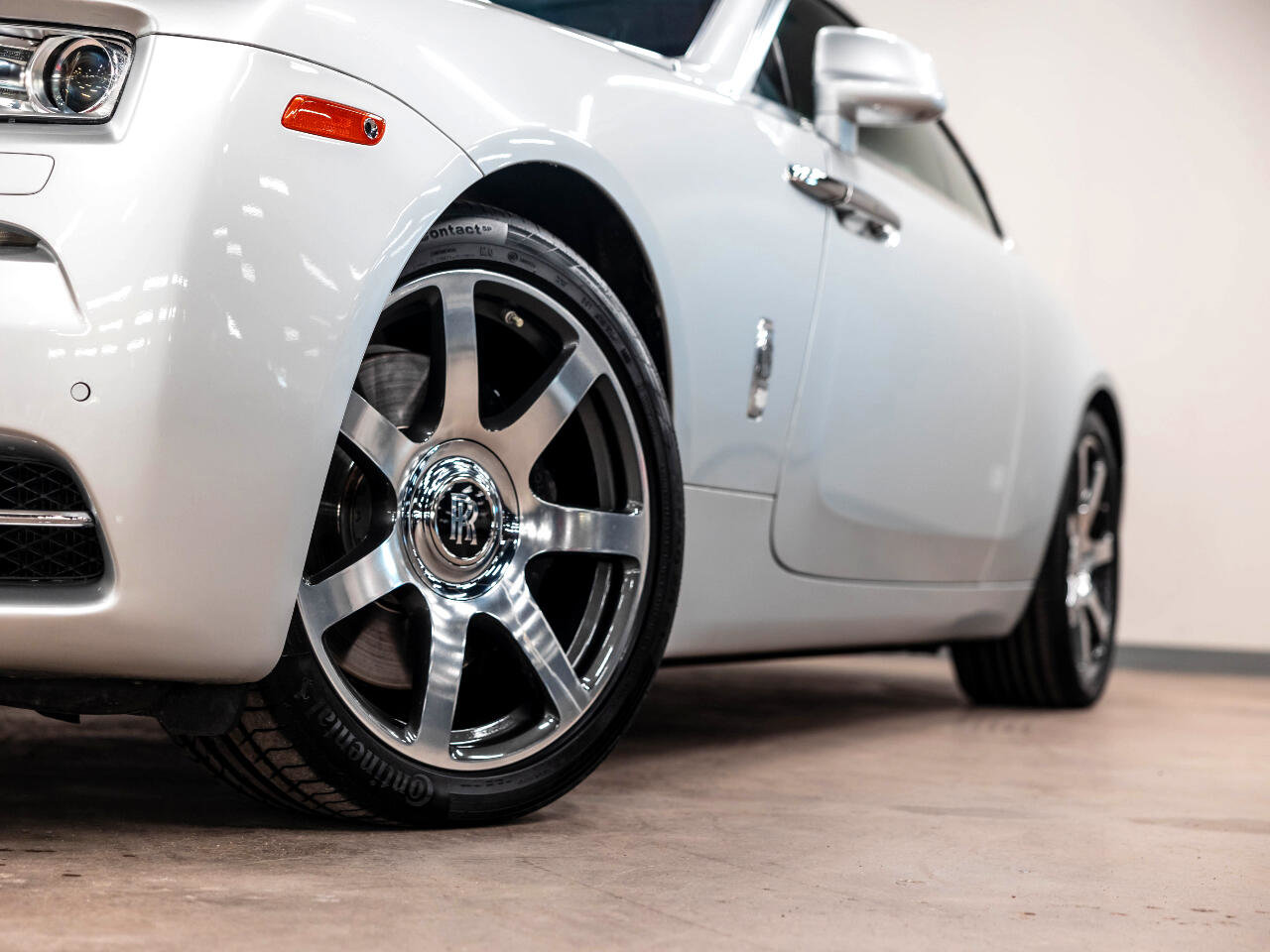 Used 2015 Rolls-Royce Wraith image 13