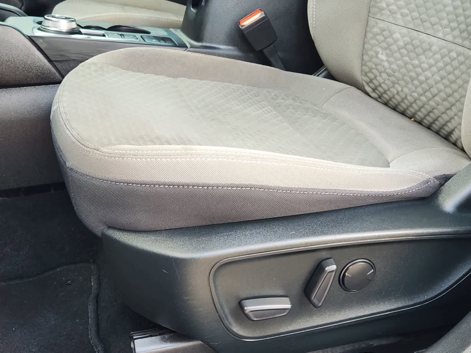 Used 2022 Ford Escape SE w/ SE Sport Appearance Package FWD image 22