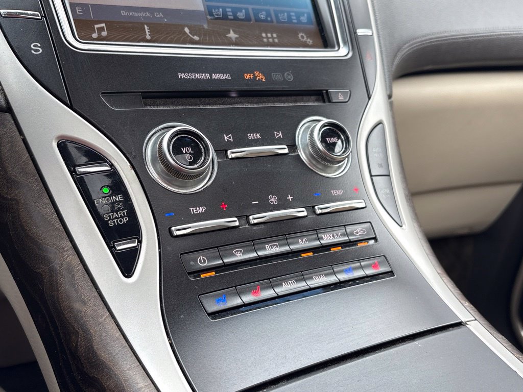 Used 2018 Lincoln MKX Reserve w/ Driver Assistance Package AWD/4WD image 29