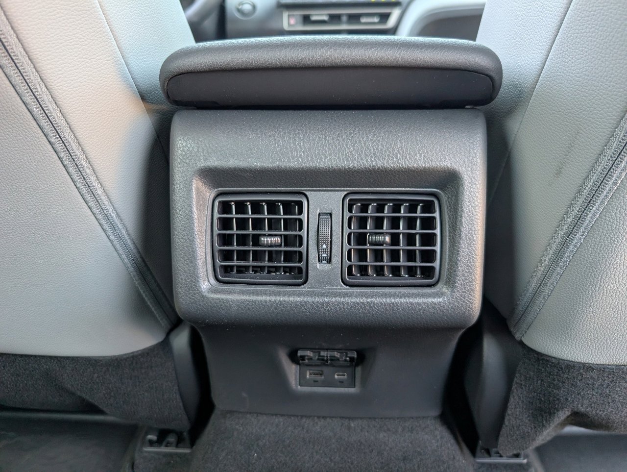 Used 2026 Toyota Camry SE w/ Convenience Package image 7