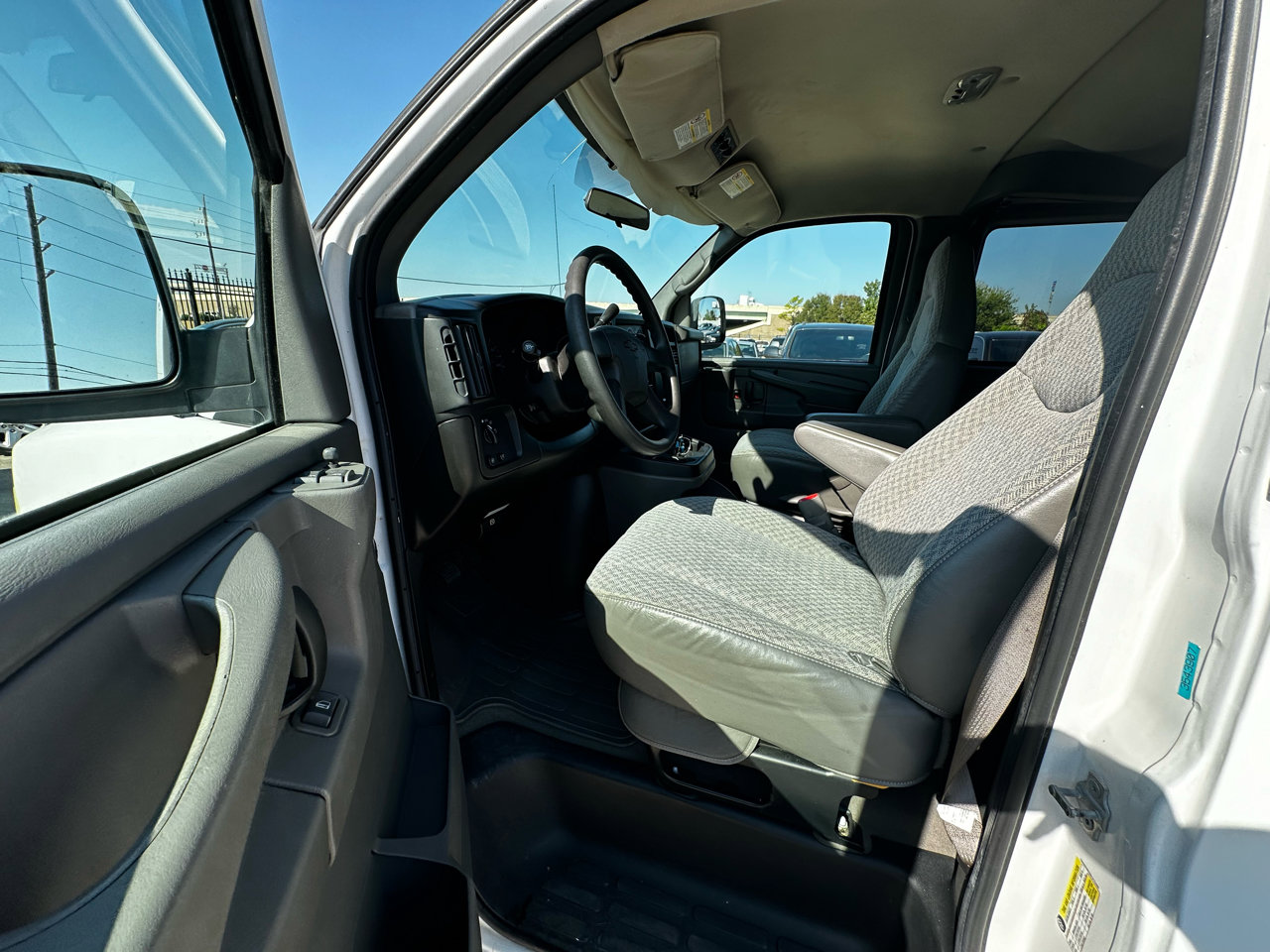 Used 2006 Chevrolet Express 3500 Passenger w/ LT Preferred Equipment Group image 18