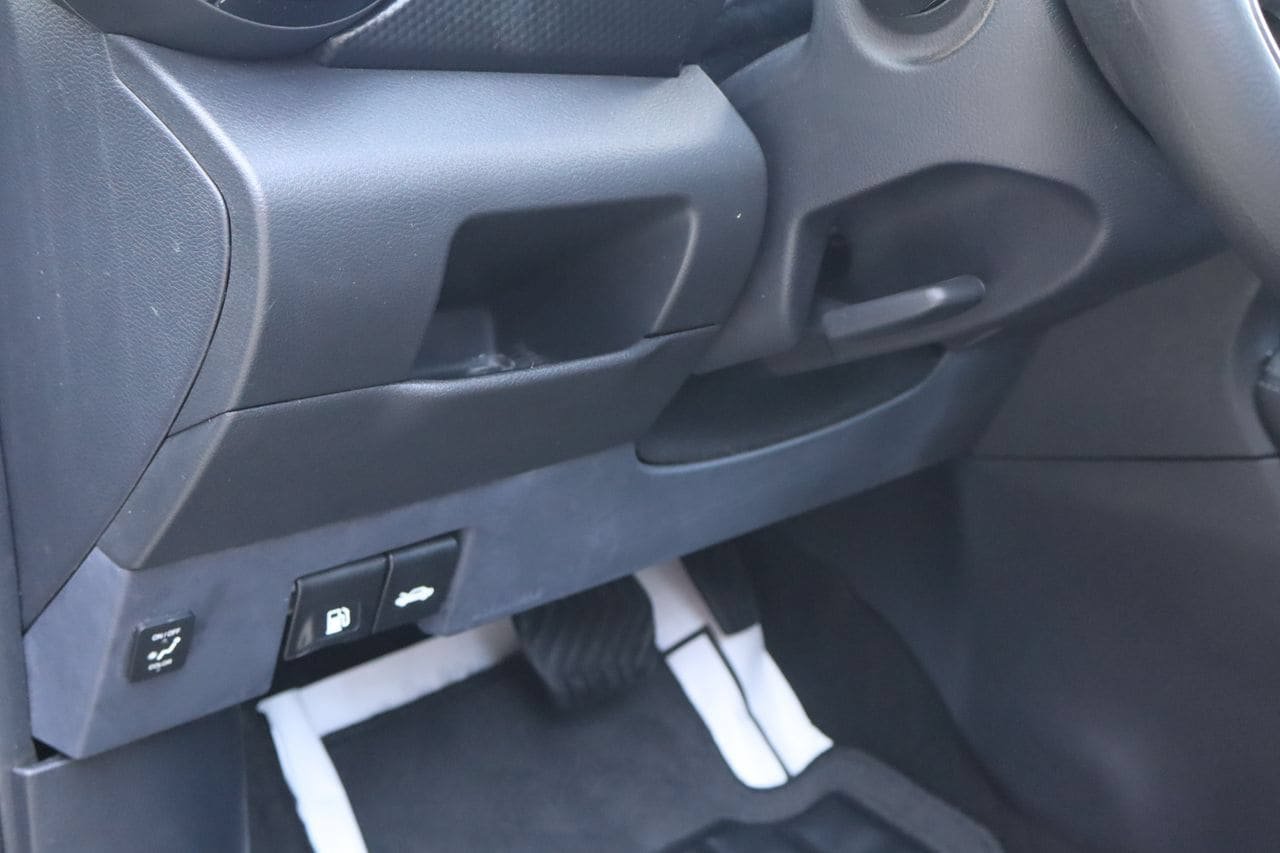 Used 2022 Nissan Kicks SV w/ Interior Electronics Package FWD image 21