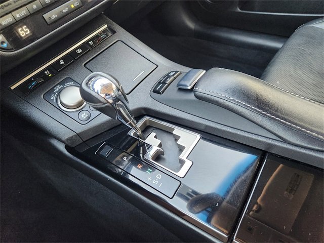 Used 2013 Lexus ES 300h image 17