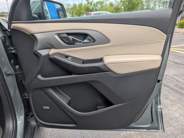 Used 2023 Chevrolet Traverse LT w/ LT Premium Package FWD image 13