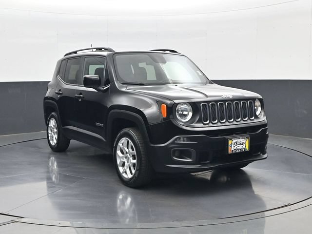 Used 2018 Jeep Renegade Latitude w/ Cold Weather Group AWD/4WD image 3